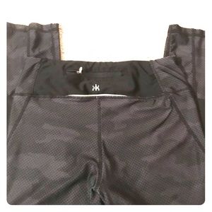 Camouflage crop leggings